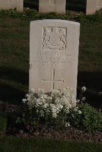 Coxyde Military Cemetery - Parker, Alfred John