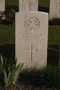 Coxyde Military Cemetery - Parkins, B