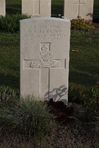 Coxyde Military Cemetery - Parrington, Robert