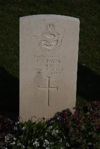 Coxyde Military Cemetery - Payne, Frank Stubbington