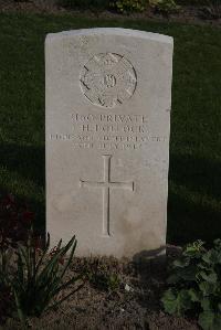 Coxyde Military Cemetery - Pollock, James Hamilton