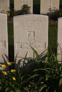 Coxyde Military Cemetery - Porter, Harry John