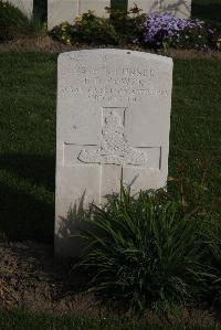 Coxyde Military Cemetery - Power, F D