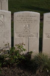 Coxyde Military Cemetery - Pratt, W