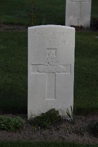 Coxyde Military Cemetery - Quirk, E