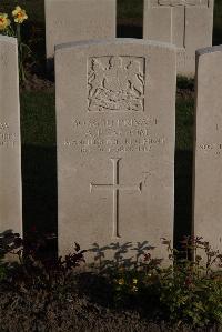 Coxyde Military Cemetery - Reardon, A