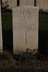 Coxyde Military Cemetery - Reynolds, Aloysious