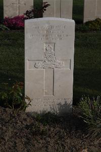 Coxyde Military Cemetery - Roberts, A J