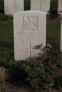 Coxyde Military Cemetery - Roberts, Evan Rees