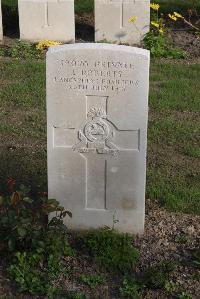 Coxyde Military Cemetery - Roberts, J