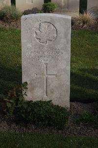 Coxyde Military Cemetery - Robertson, R W