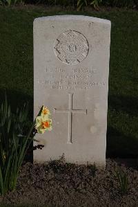 Coxyde Military Cemetery - Robinson, C