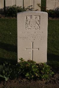 Coxyde Military Cemetery - Robinson, Frederick