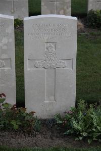 Coxyde Military Cemetery - Robinson, John William