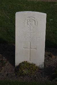 Coxyde Military Cemetery - Robson, R