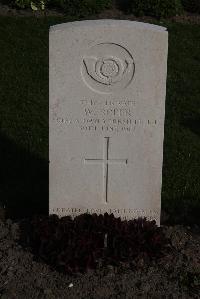 Coxyde Military Cemetery - Roper, William