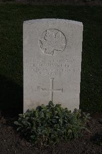 Coxyde Military Cemetery - Rushworth, John