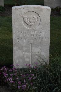 Coxyde Military Cemetery - Russell, Frank Sydney