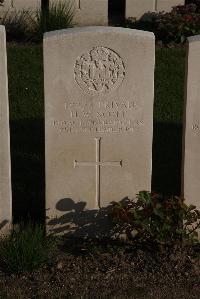 Coxyde Military Cemetery - Scott, Horace William