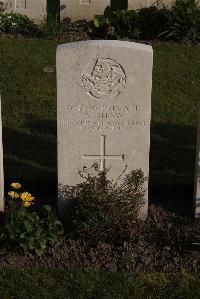 Coxyde Military Cemetery - Shaw, A