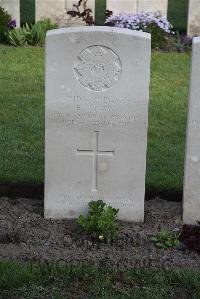 Coxyde Military Cemetery - Shaw, F