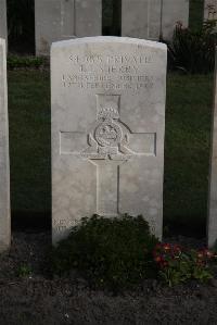 Coxyde Military Cemetery - Sherry, J J