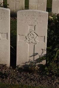 Coxyde Military Cemetery - Smith, Henry