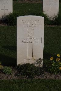 Coxyde Military Cemetery - Smith, Luther