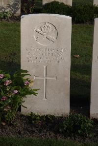 Coxyde Military Cemetery - Stephens, Richard Thomas