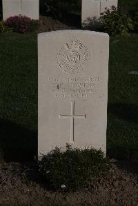 Coxyde Military Cemetery - Stevens, George Frederick