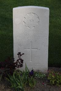 Coxyde Military Cemetery - Stevenson, T