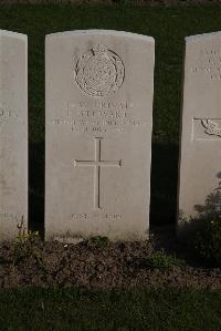 Coxyde Military Cemetery - Stewart, H