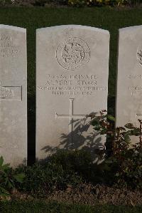 Coxyde Military Cemetery - Storr, Albert