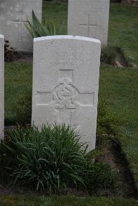 Coxyde Military Cemetery - Sturt, R