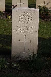 Coxyde Military Cemetery - Such, Reuben Leslie