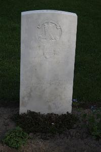 Coxyde Military Cemetery - Taylor, Arthur