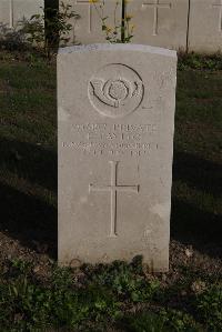 Coxyde Military Cemetery - Taylor, Frank