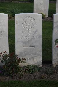 Coxyde Military Cemetery - Taylor, Harold