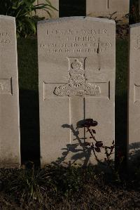 Coxyde Military Cemetery - Terry, Thomas James