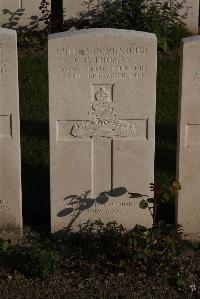 Coxyde Military Cemetery - Thomas, C F