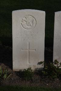 Coxyde Military Cemetery - Thomas, G