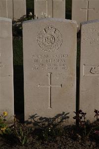 Coxyde Military Cemetery - Thomas, Herbert Ernest