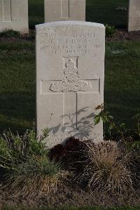 Coxyde Military Cemetery - Thomas, Ivor Bruce