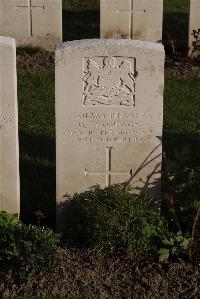 Coxyde Military Cemetery - Thompson, G