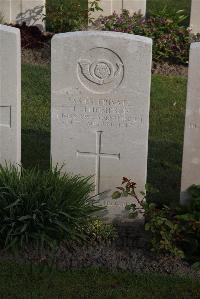 Coxyde Military Cemetery - Thompson, Harold