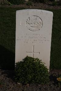 Coxyde Military Cemetery - Thompson, Robert Charles