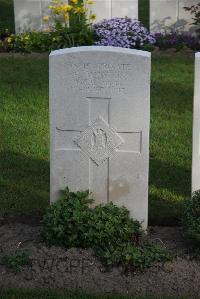 Coxyde Military Cemetery - Thomson, G