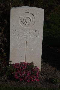 Coxyde Military Cemetery - Thorpe, Clarence