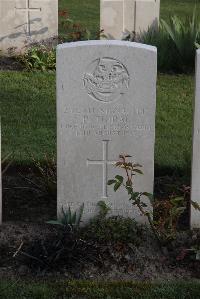 Coxyde Military Cemetery - Tindal, Peter