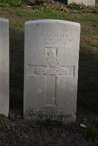 Coxyde Military Cemetery - Tippett, John William